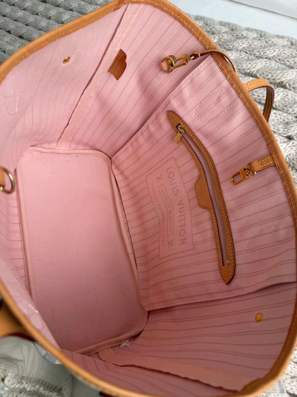 Louis Vuitton Neverfull MM - Damier Azur, Rose Ballerine + Pochette - Picture 8 of 13